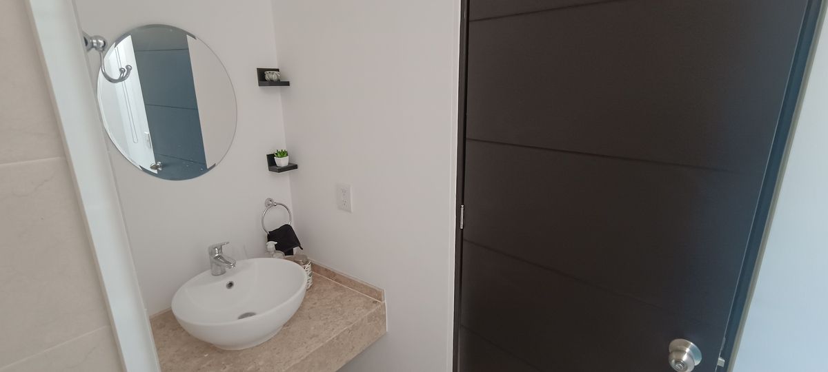 22 de 31: PA - Recámara #2 Principal con Vestidor y Baño Completo