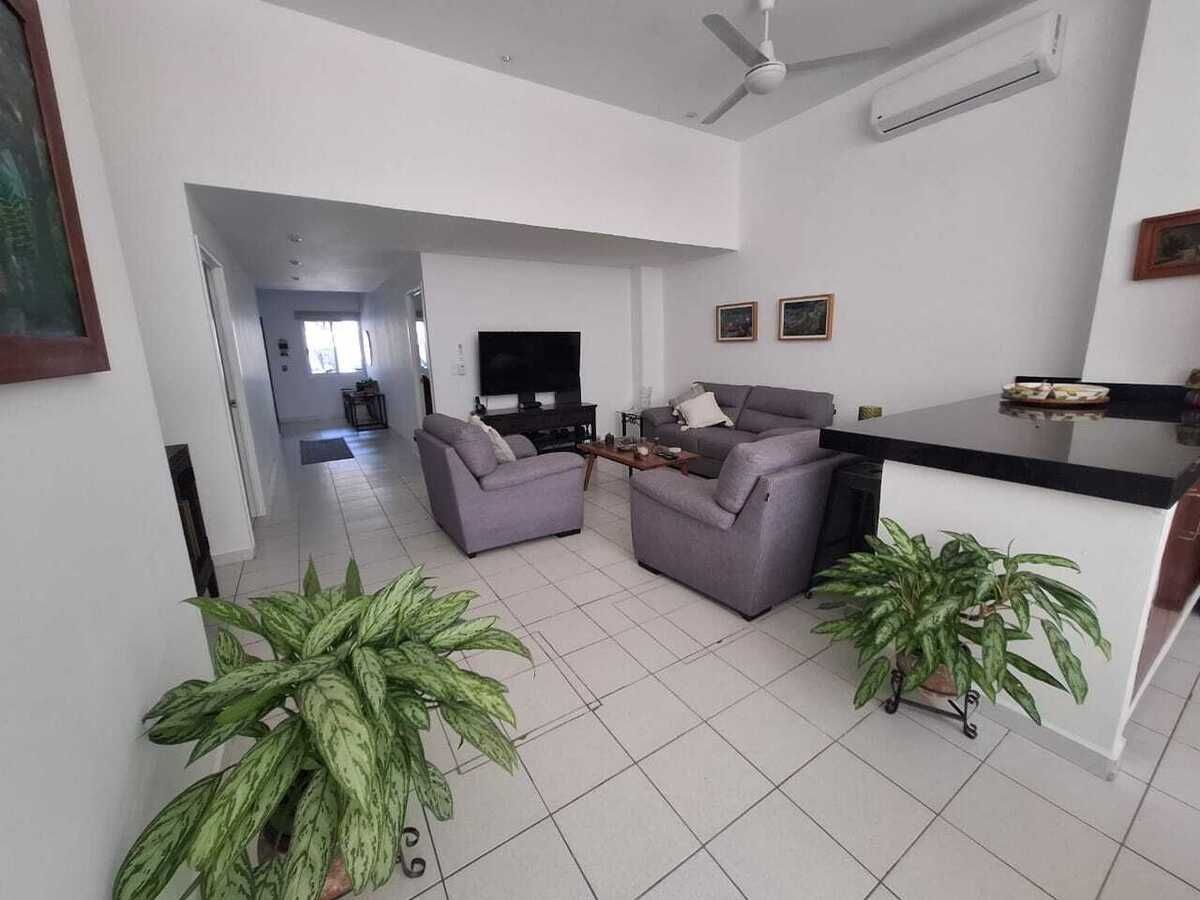 12 of 22: living room