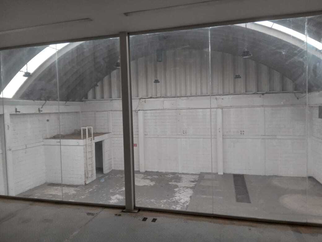 4 de 7: INTERIOR LOCAL