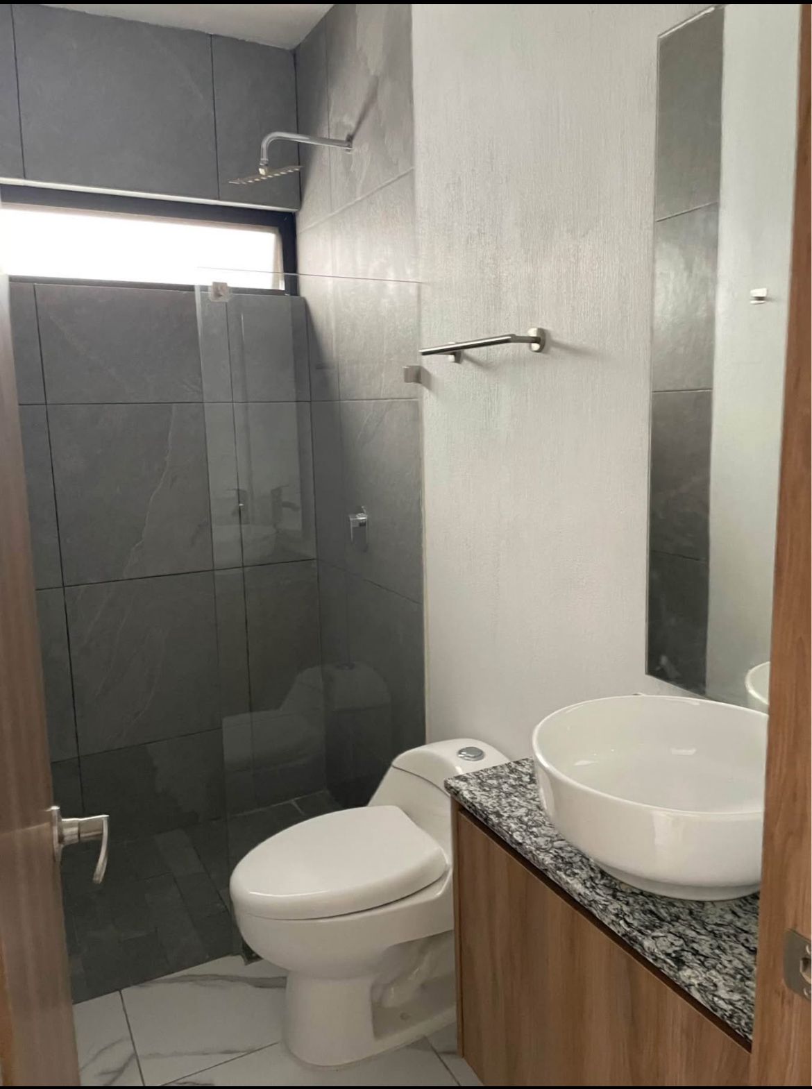 2 of 8: Baño de vistas