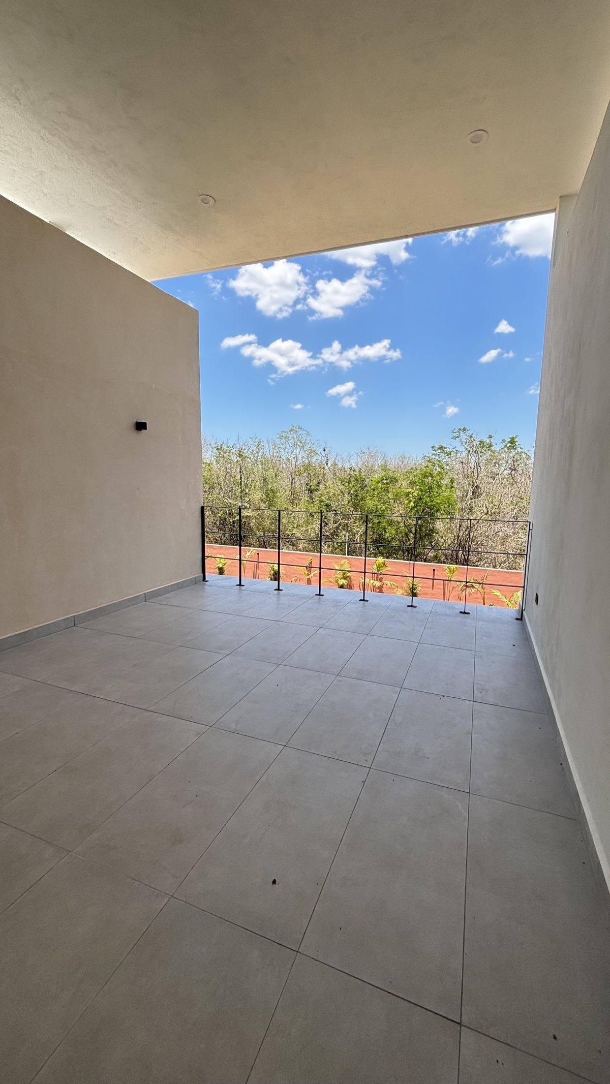 15 de 31: Amplia, terraza, planta alta