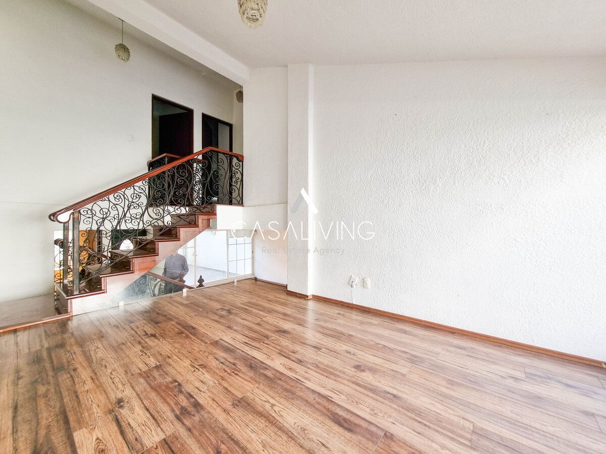 8 de 16: Estudio / Despacho