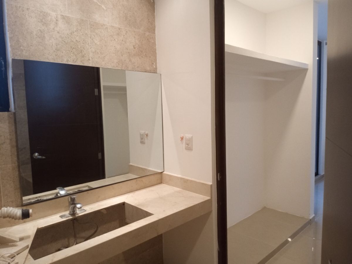 10 de 17: Baño, Hbaitación Principal