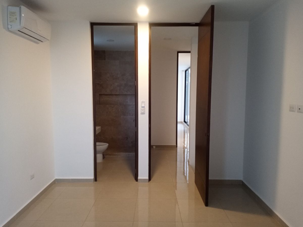 11 de 17: Segunda Habitación