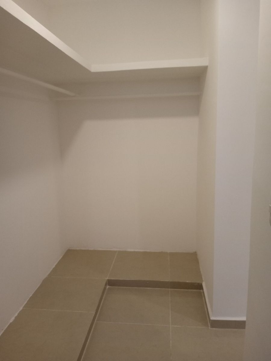 12 de 17: Espacio Para Closet
