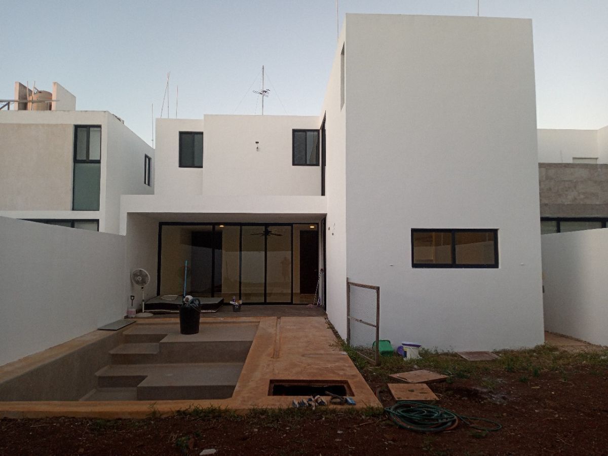 13 de 17: Fachada Posterior