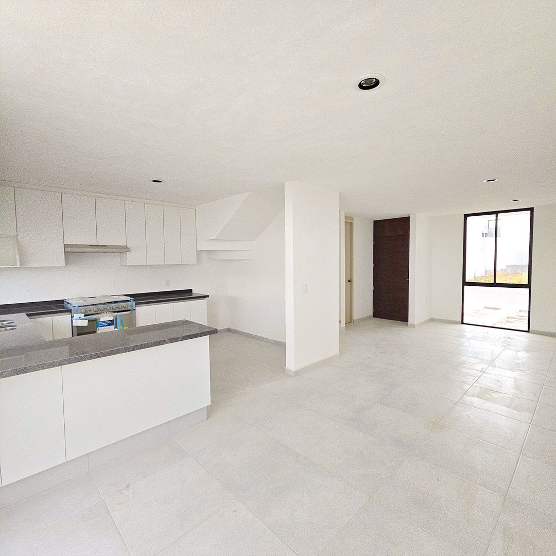 5 of 11: Sala comedor y cocina