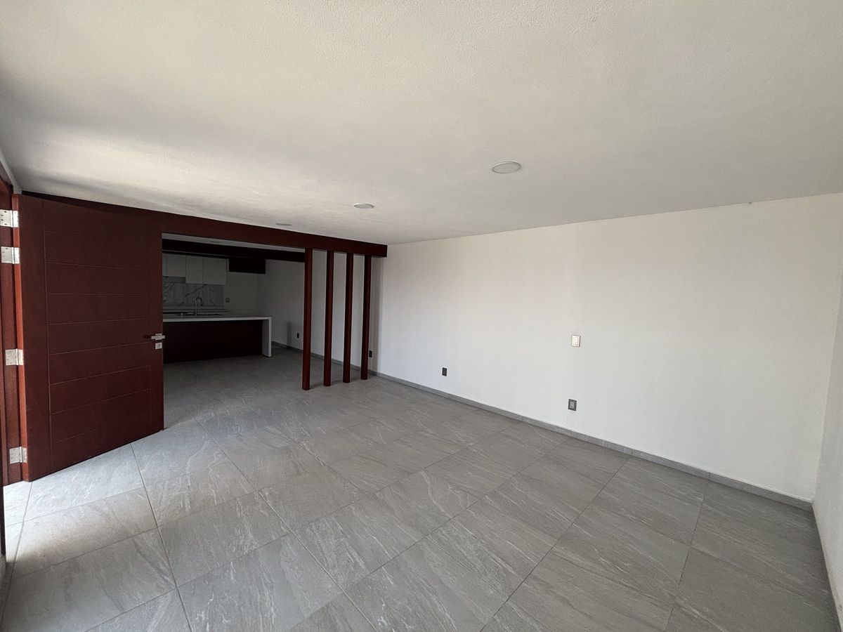 3 of 15: Sala