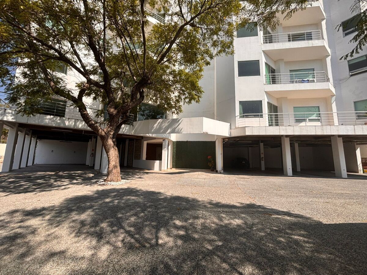 Venta de PH en Bernardo Quintana - foto 2