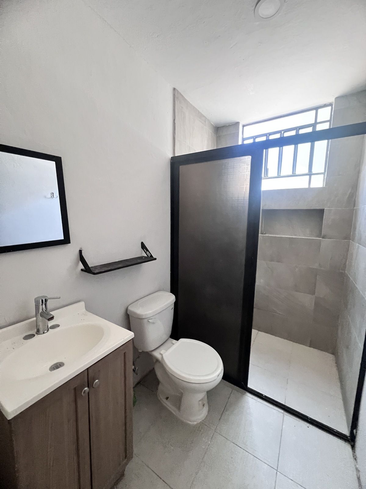 13 de 23: BAÑO PRIVADO 3 PLANTA BAJA