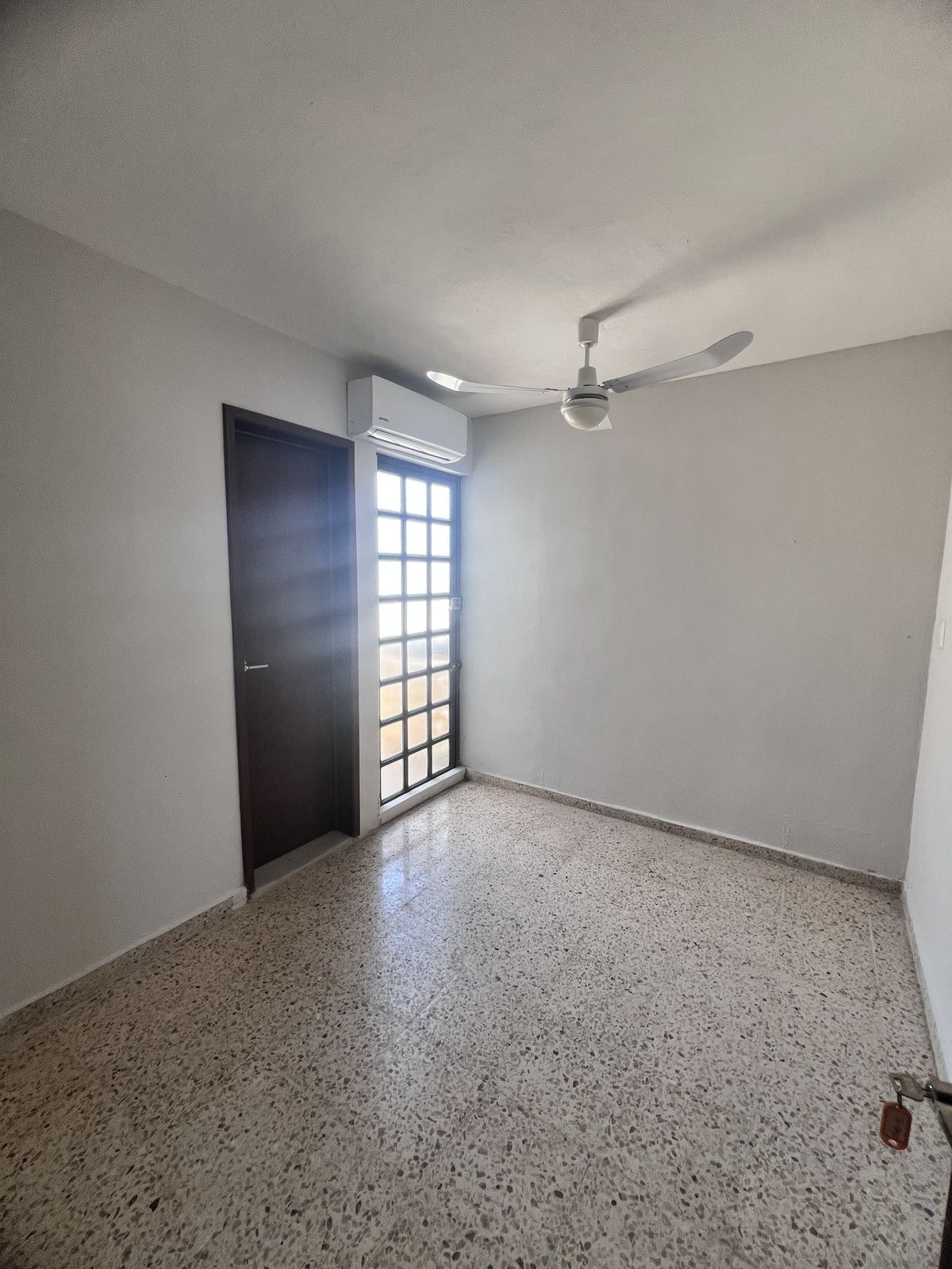 15 de 23: PRIVADO 4 CON MEDIO BAÑO PLANTA ALTA