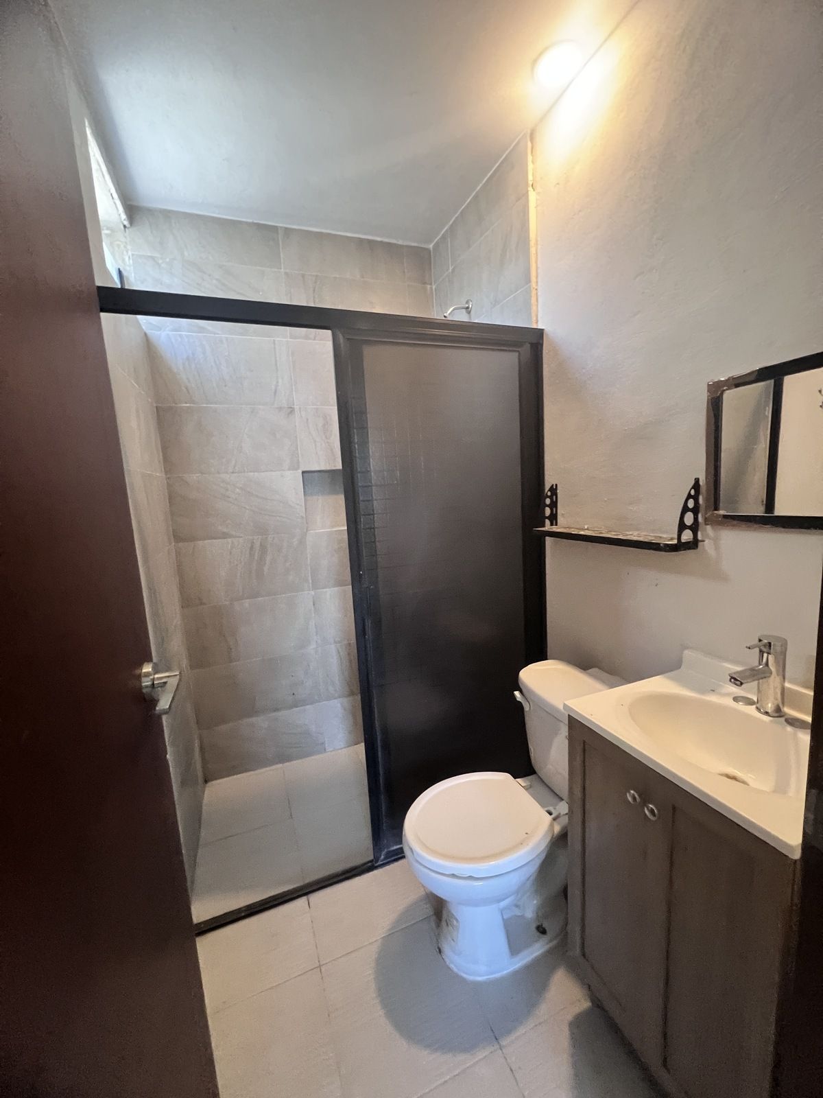 16 de 23: BAÑO PLANTA ALTA