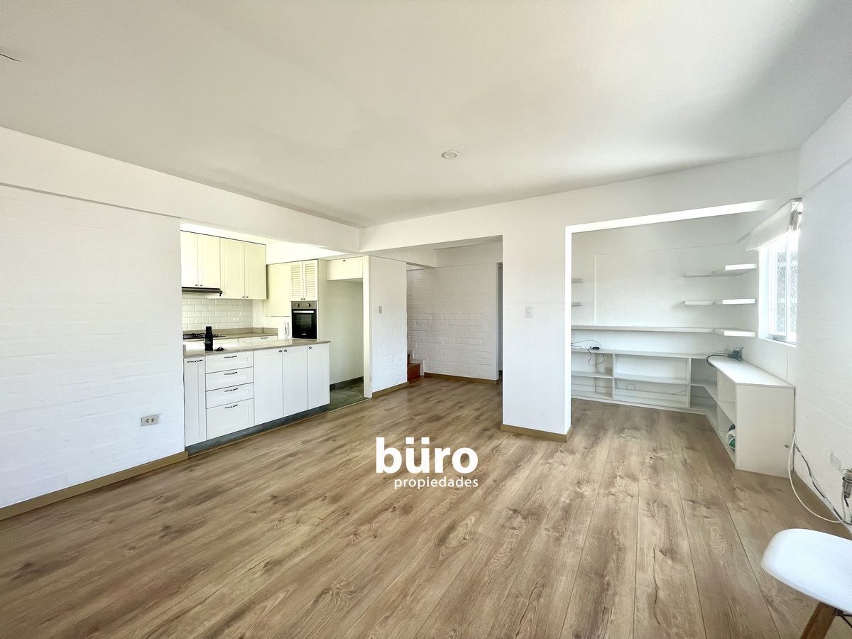 2 de 22: Sala y comedor