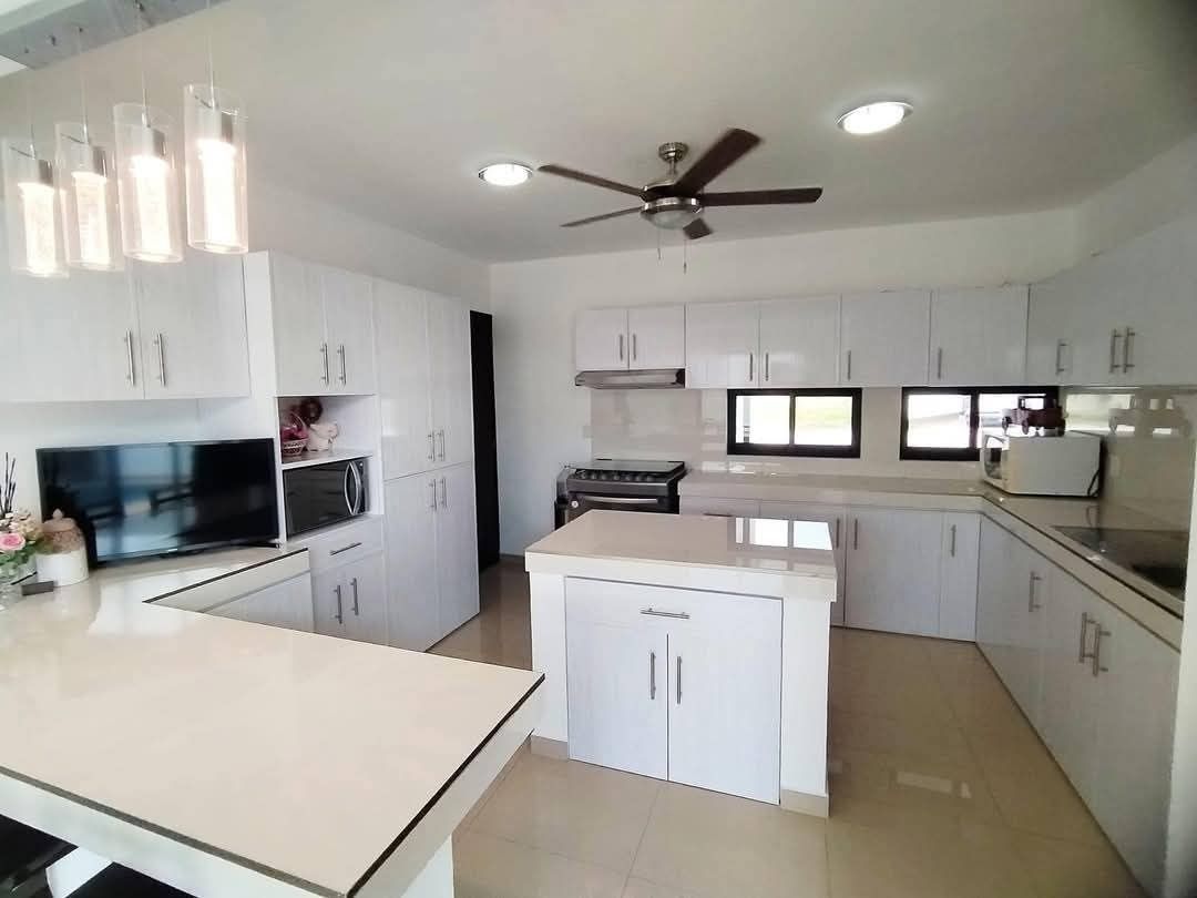 4 de 12: Cocina Vestida