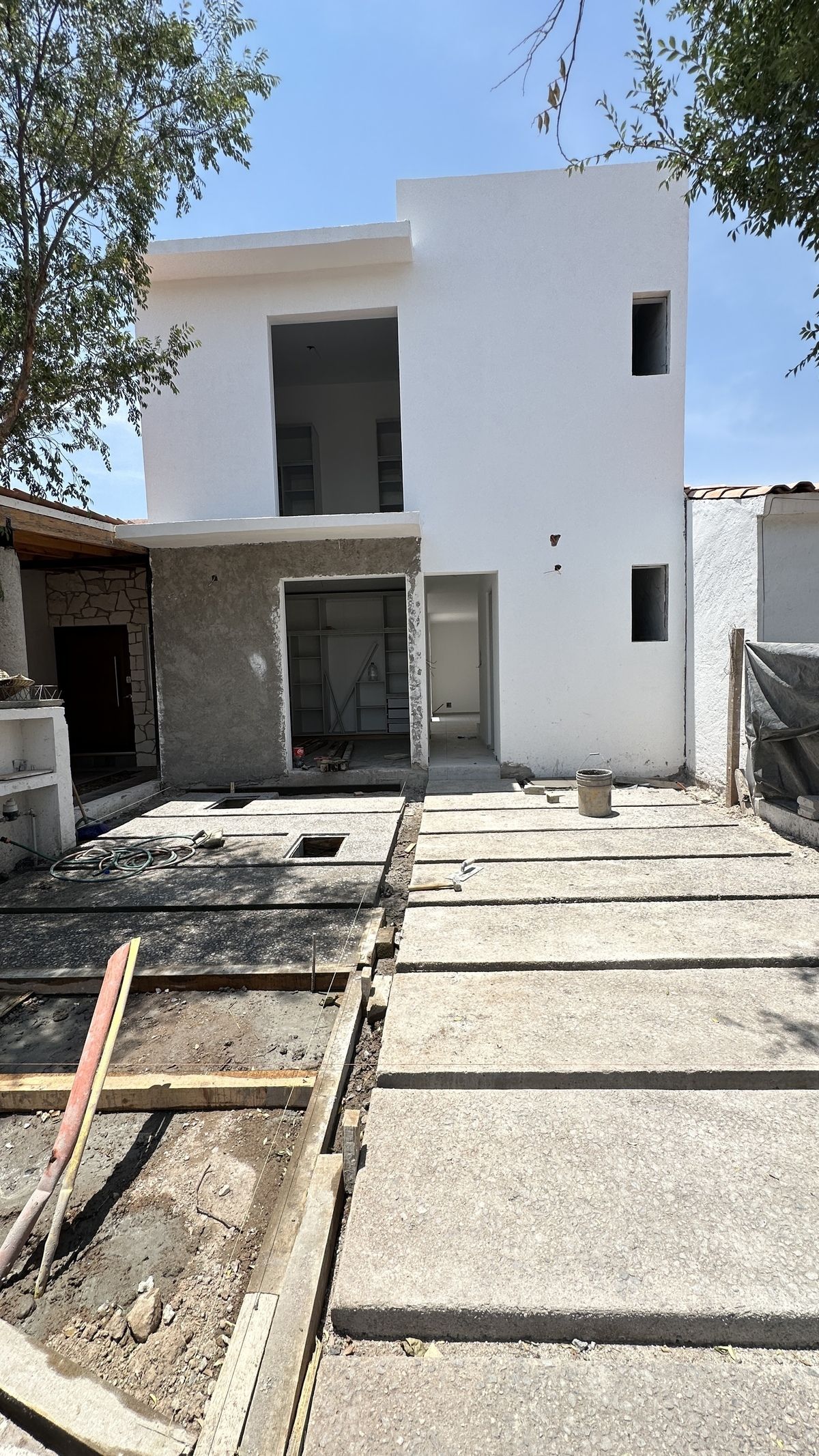 1 of 10: Fachada