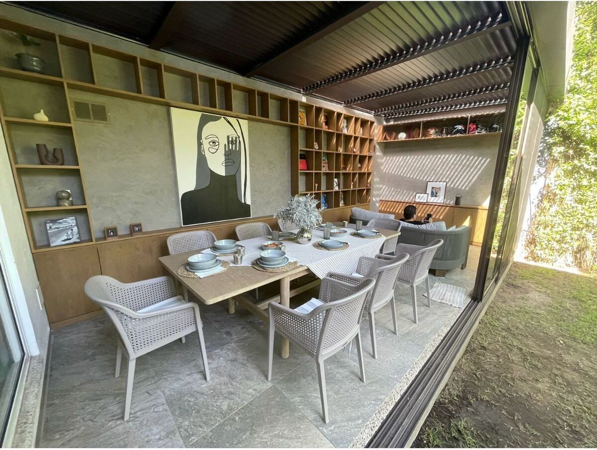 1 of 12: Terraza