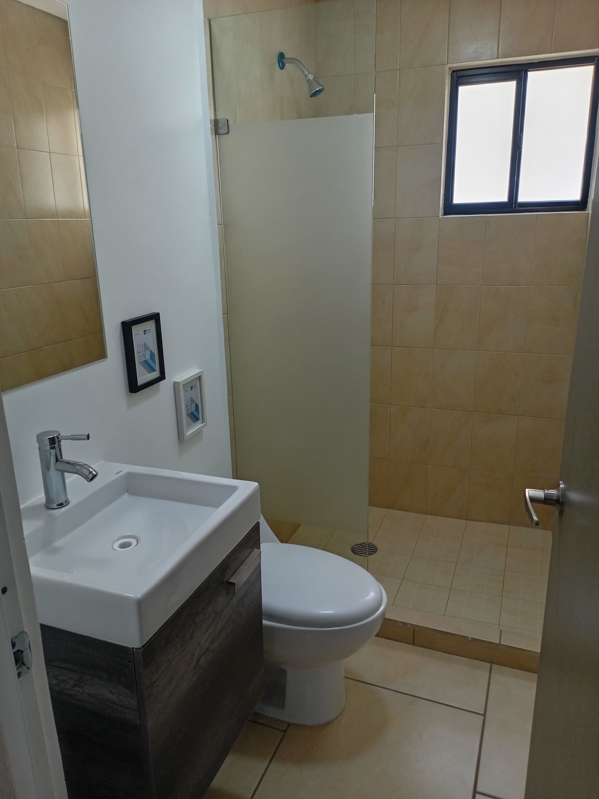7 de 19: Baños con Vanity