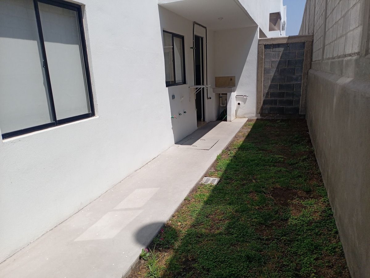 10 de 19: Patio de lavado P.B.