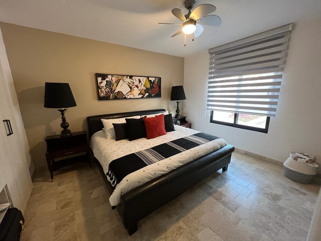 5 de 10: Main bedroon / Recámara principal