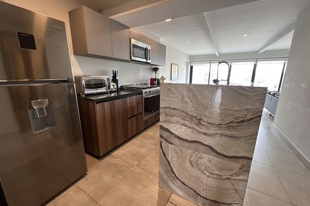 Apartamento em Arquímedes com 3 quartos