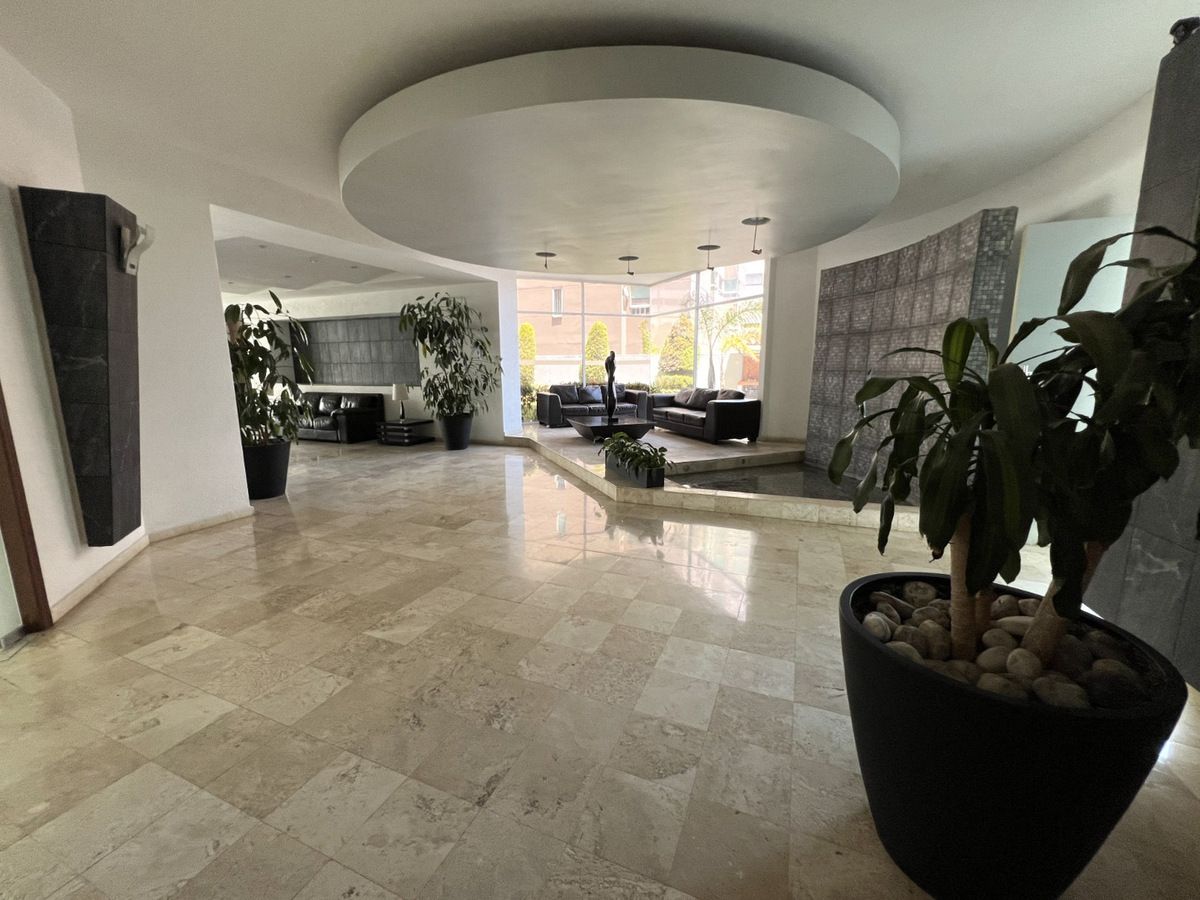 2 de 18: RECIBIDOR PRINCIPAL DEL CONDOMINIO