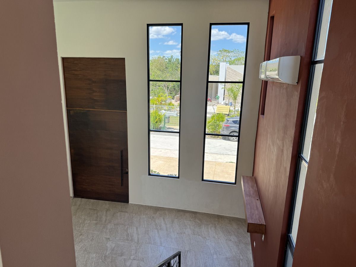 3 de 25: Vista desde la parte de arriba de la escalera