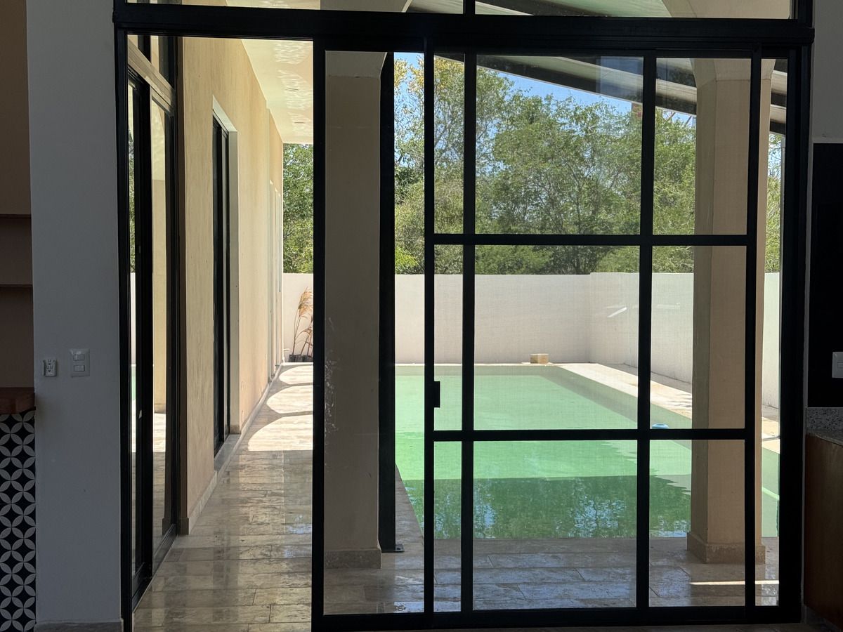 10 de 25: Vista a la piscina