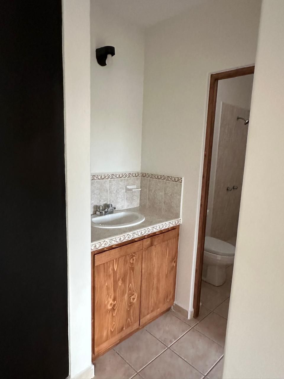 2 de 11: Baño 1