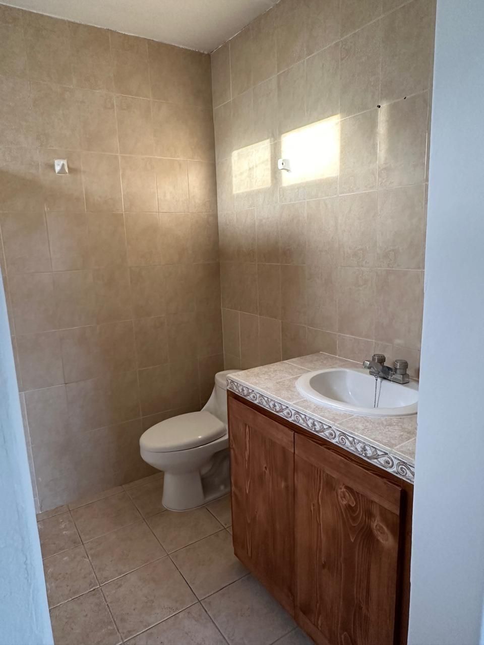 4 de 11: Baño 2