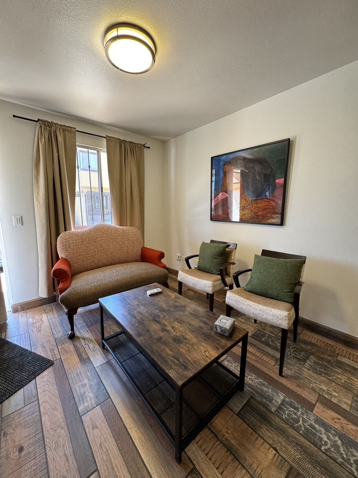 5 of 24: Sala