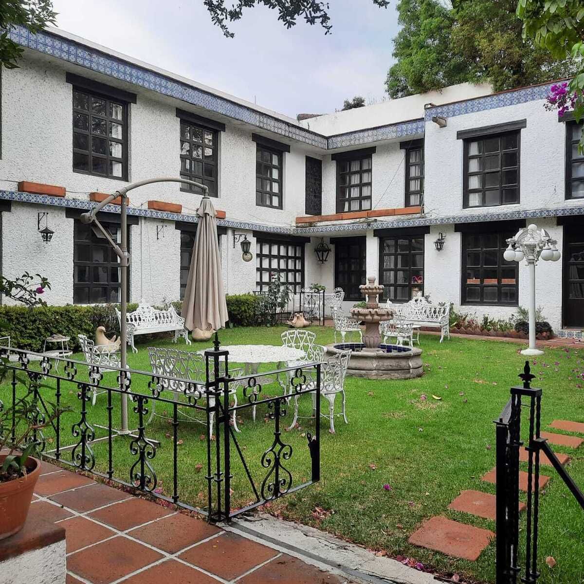 2 de 8: Jardin