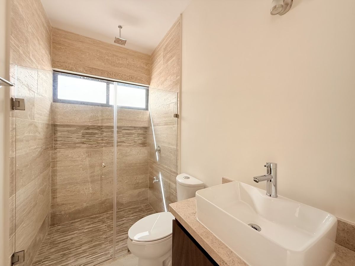 12 de 39: Baño recamará planta baja