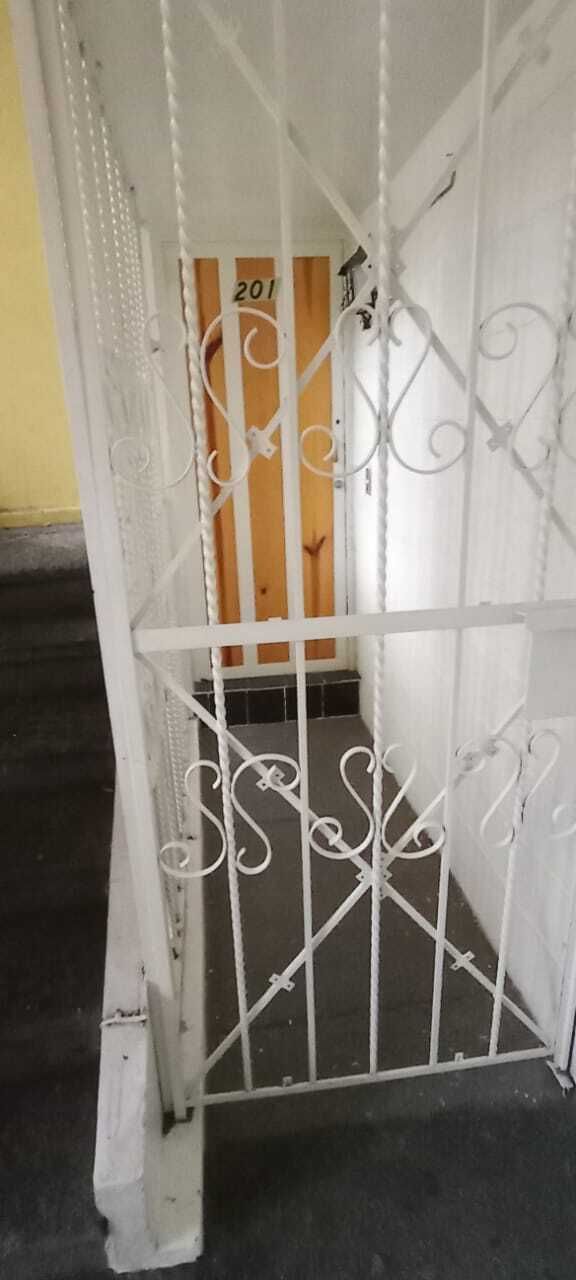 4 de 21: REJA DE PUERTA