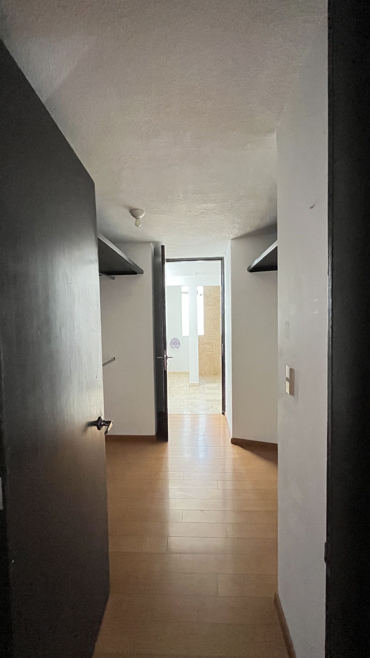 14 de 14: Vestidor