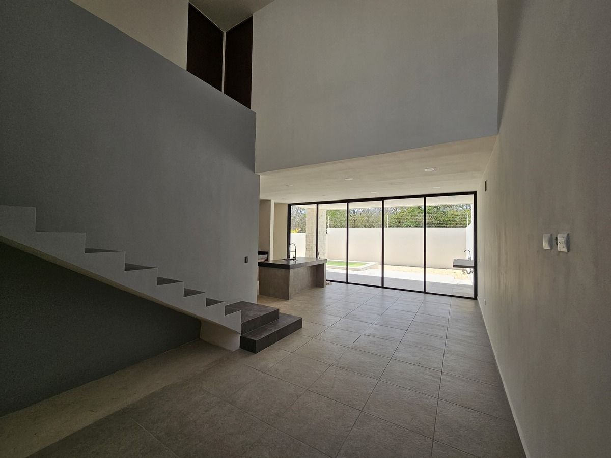 4 of 19: Sala a doble altura