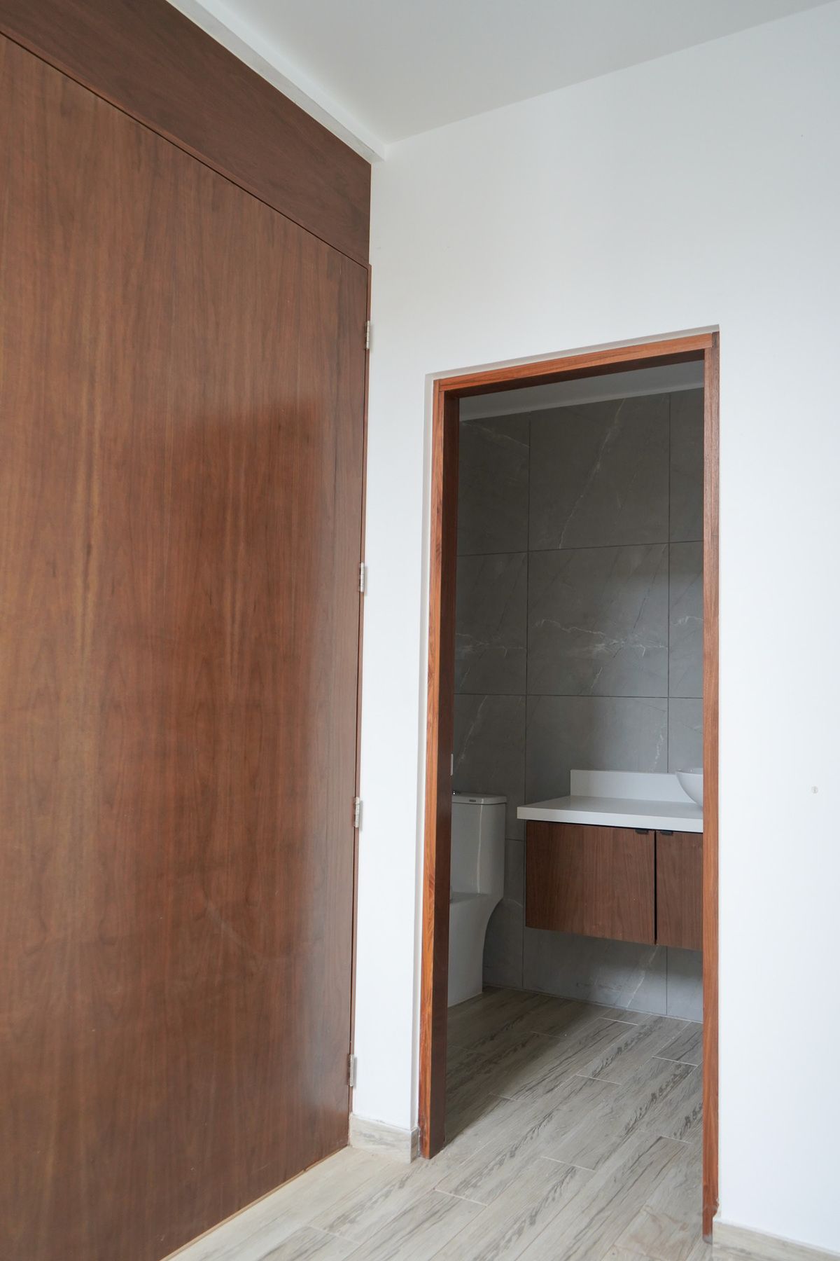5 of 48: Baño planta baja