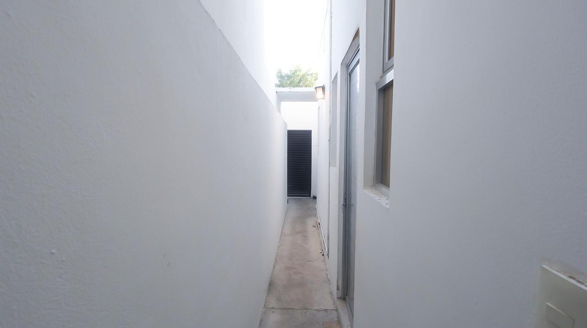 10 de 11: PATIO DE SERVICIO