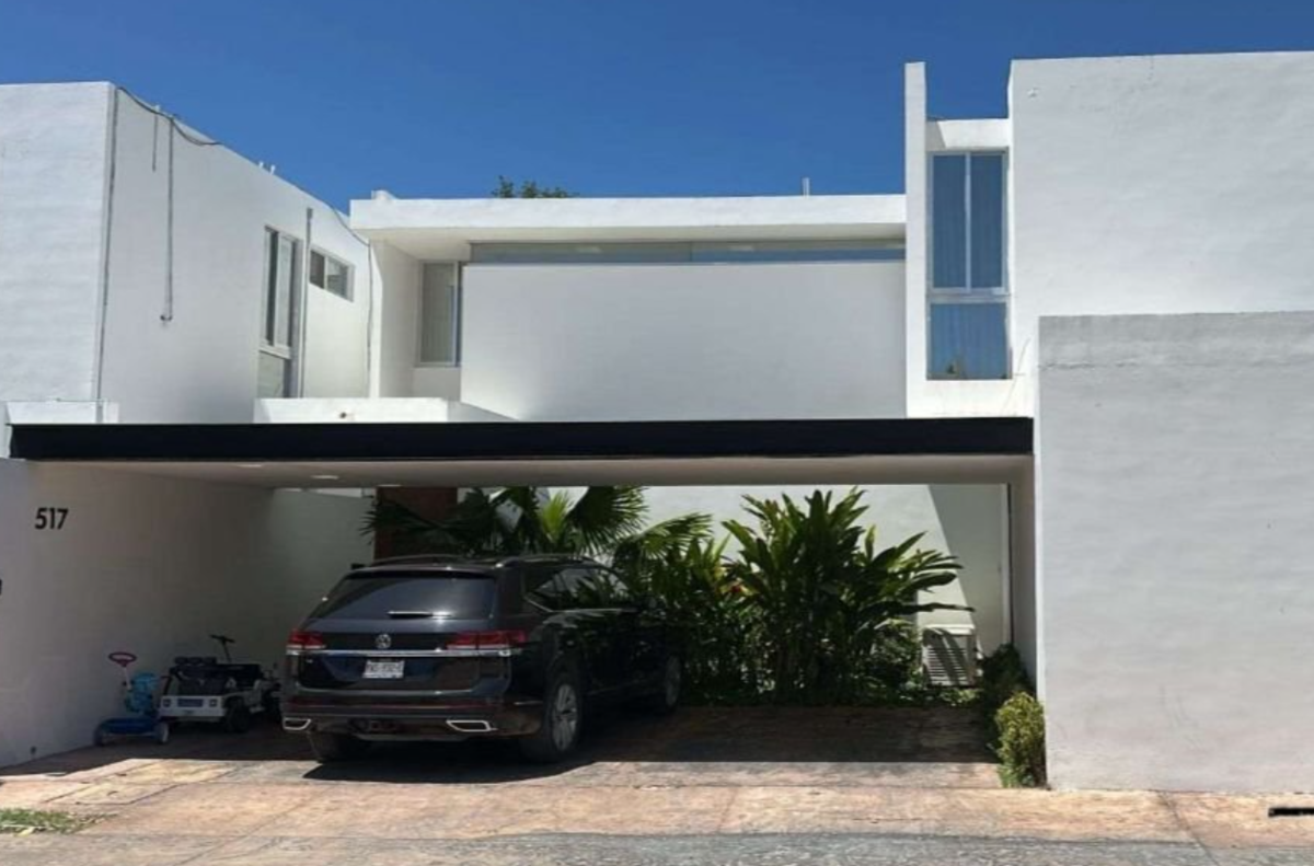 1 de 12: Fachada principal