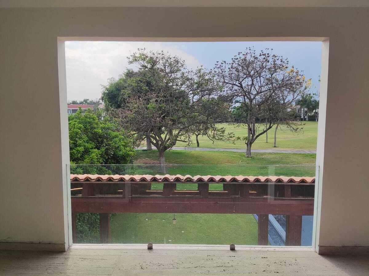 22 de 33