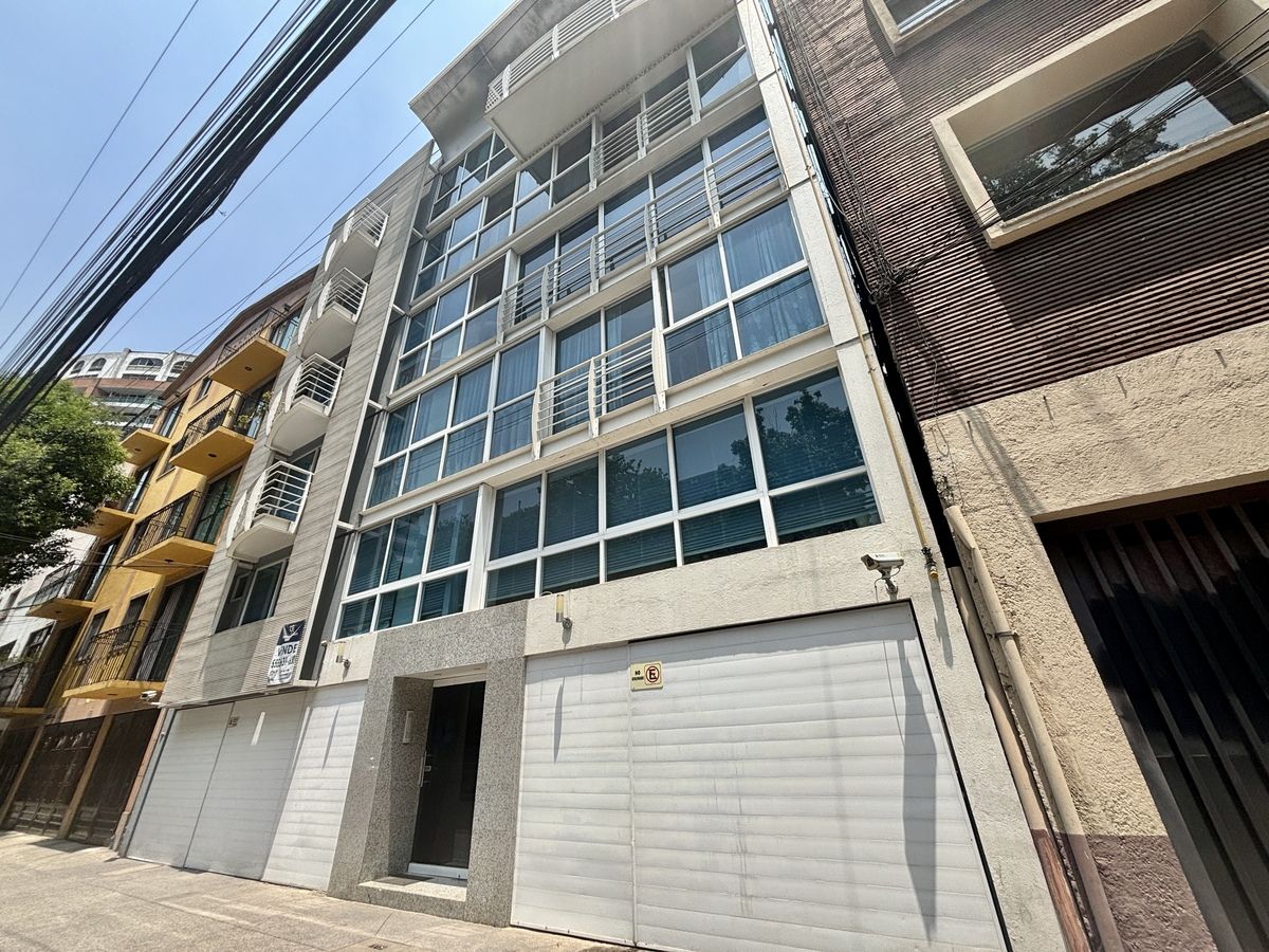 2 de 21: Fachada