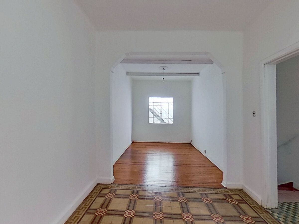 3 of 22: Sala