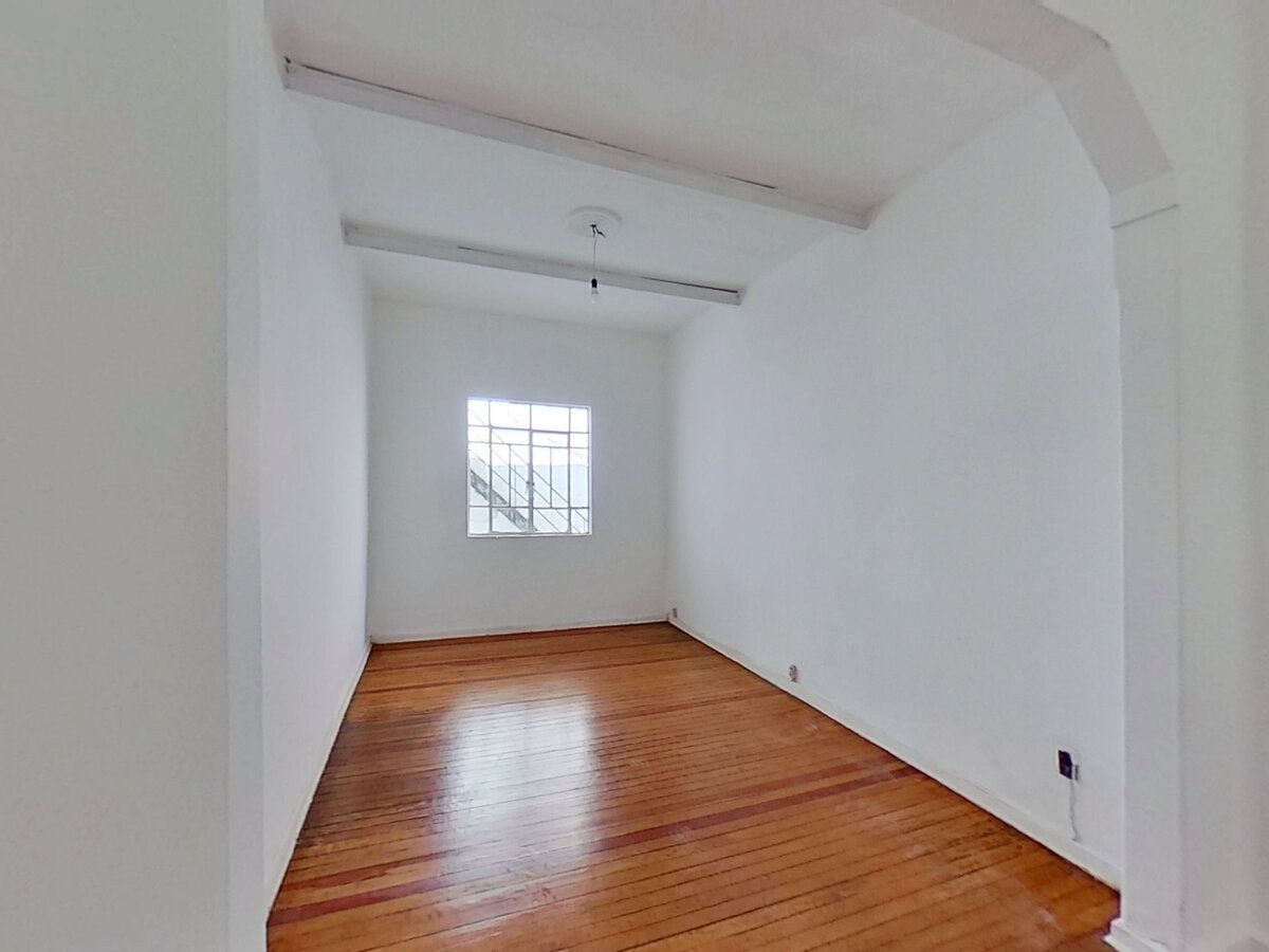 2 of 22: Sala