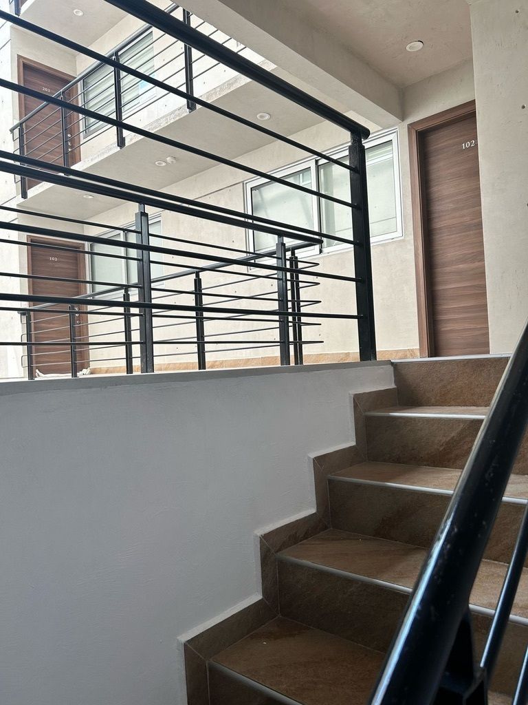 3 de 12: Acceso por escaleras