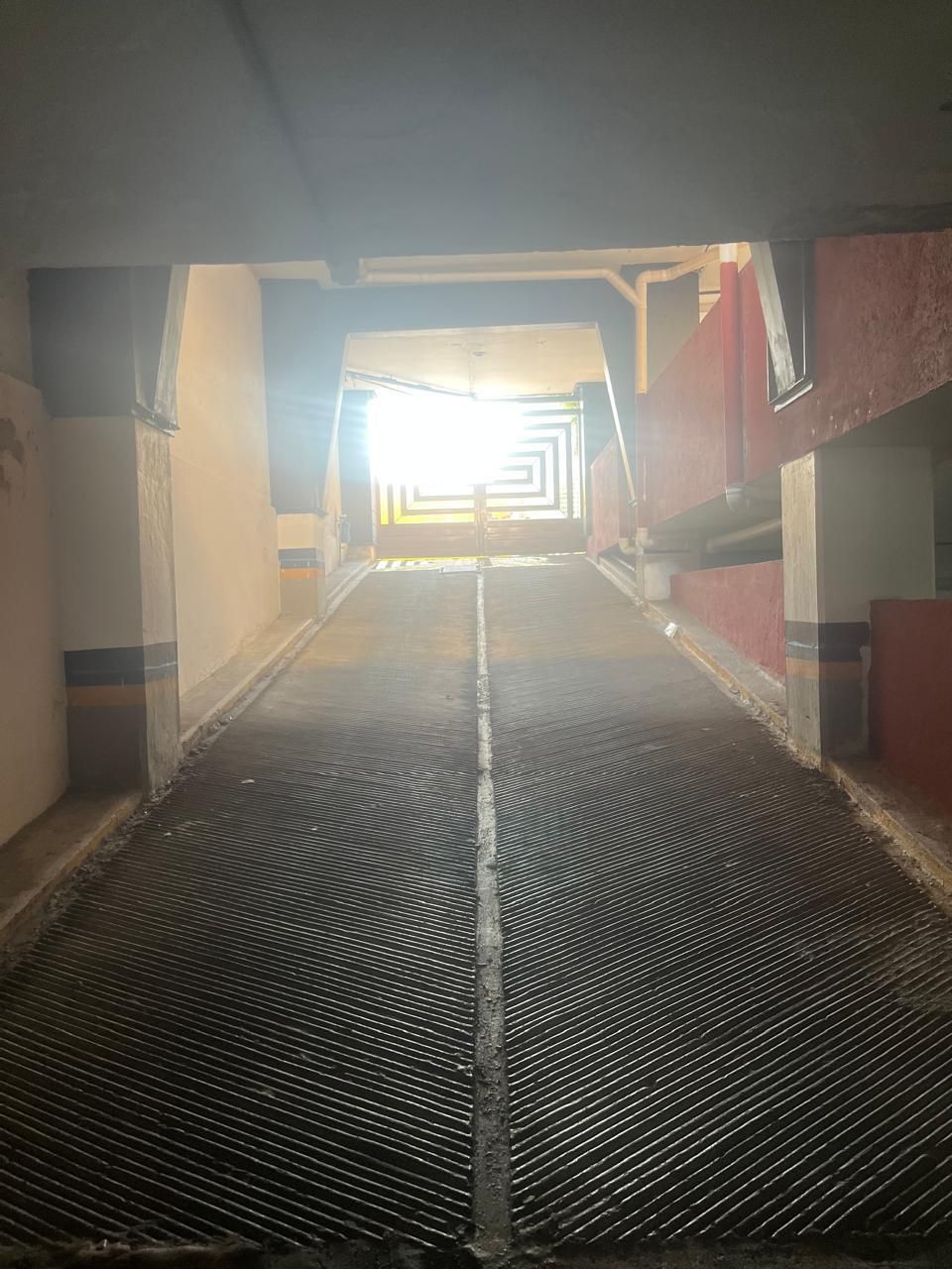 3 de 15: Acceso vehicular