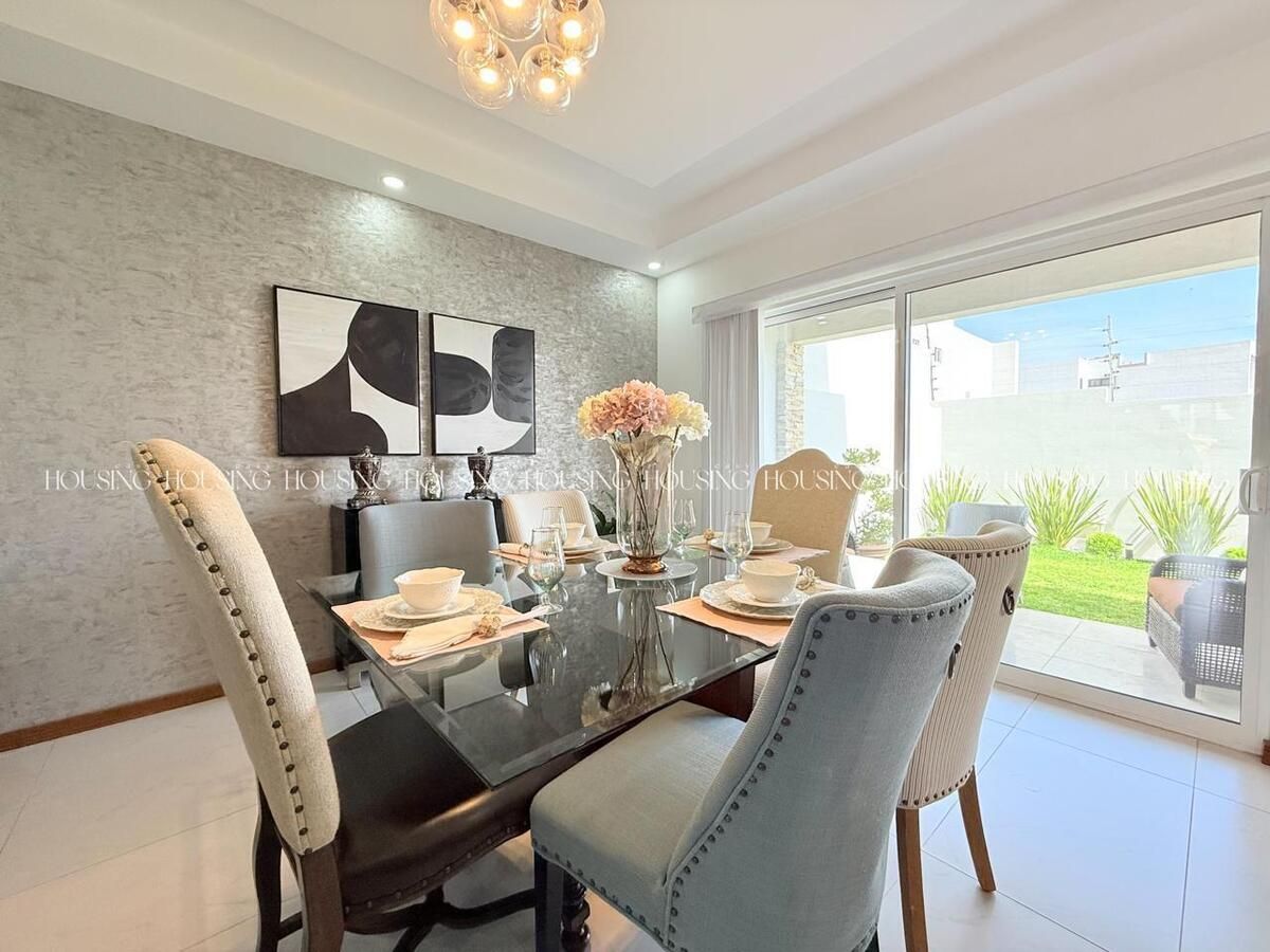 5 of 17: Comedor