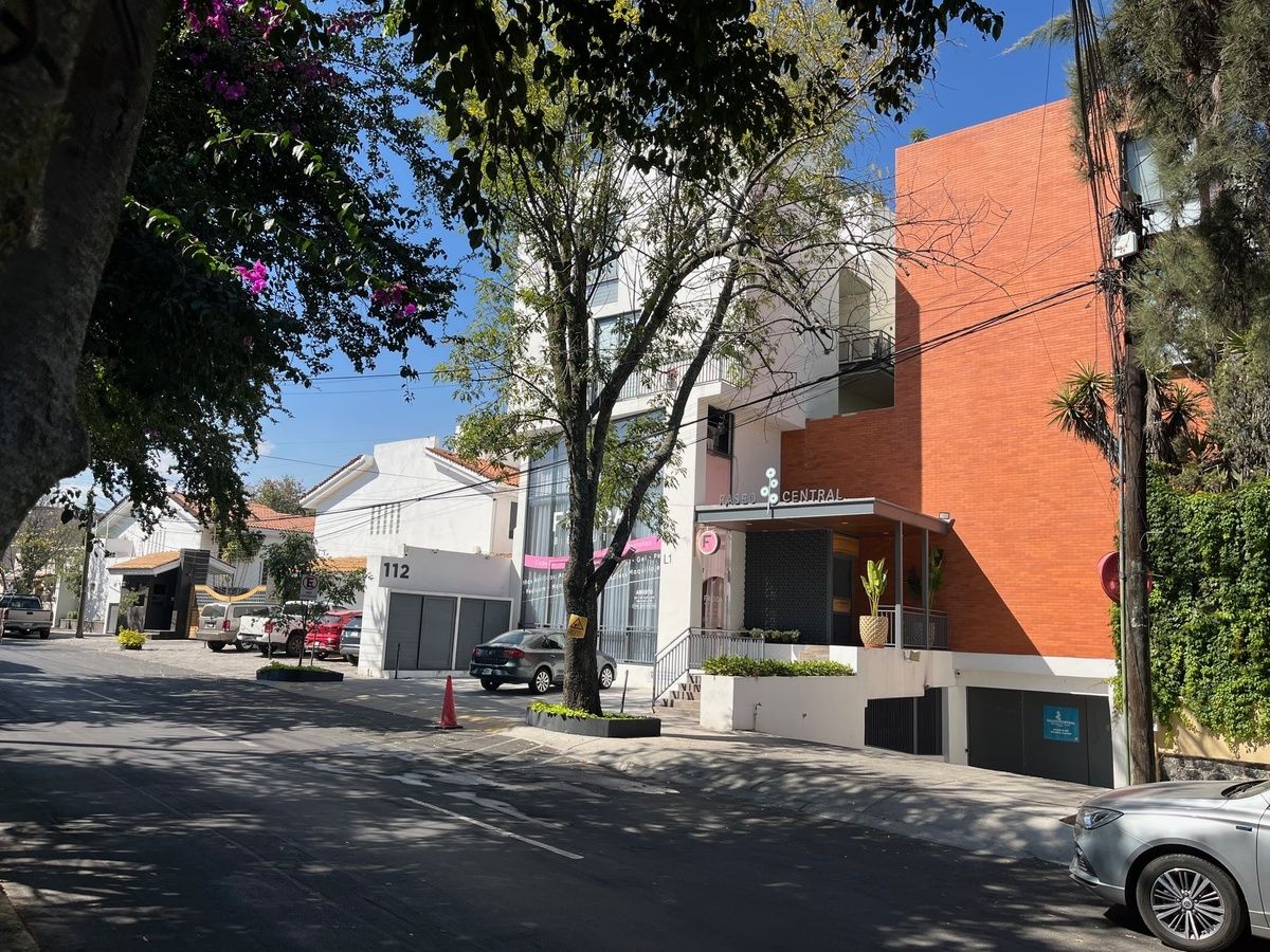 3 de 41: rampa hacia el estacionamiento