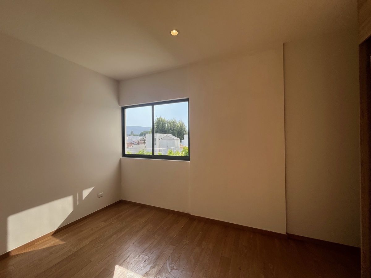 28 de 41: ventana de recámara ppal