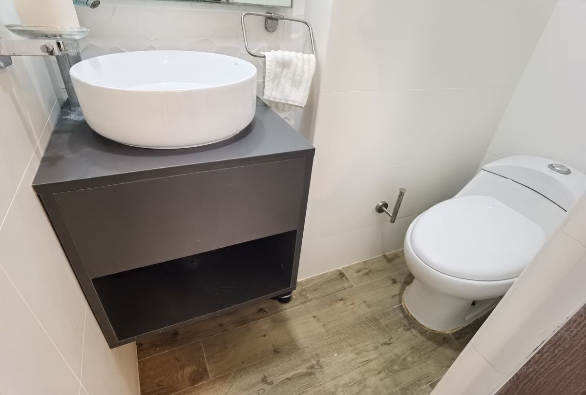 4 de 14: Medio Baño