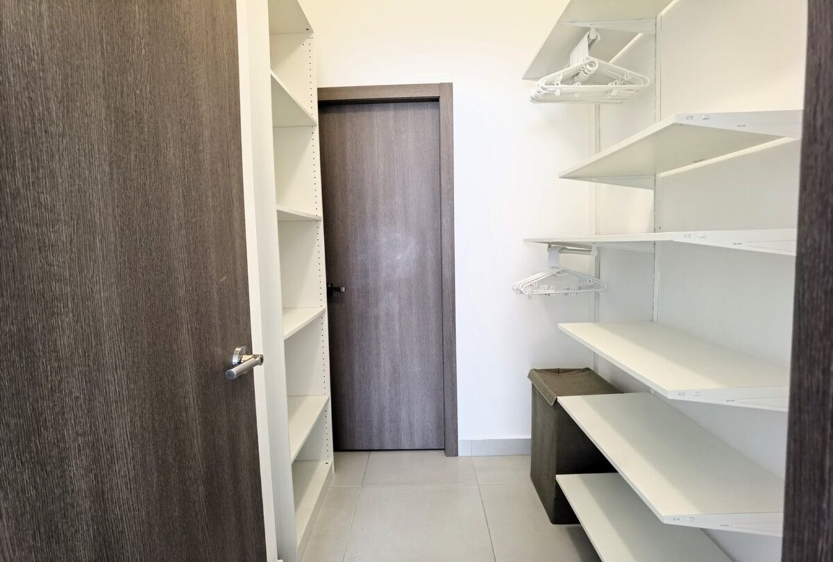 10 de 14: Walk in closet