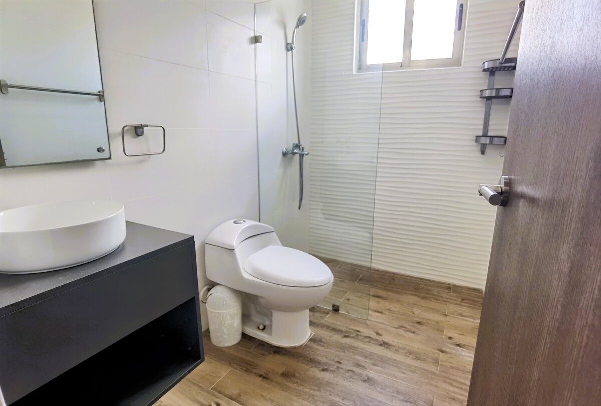 12 de 14: Baño Hab Secundaría